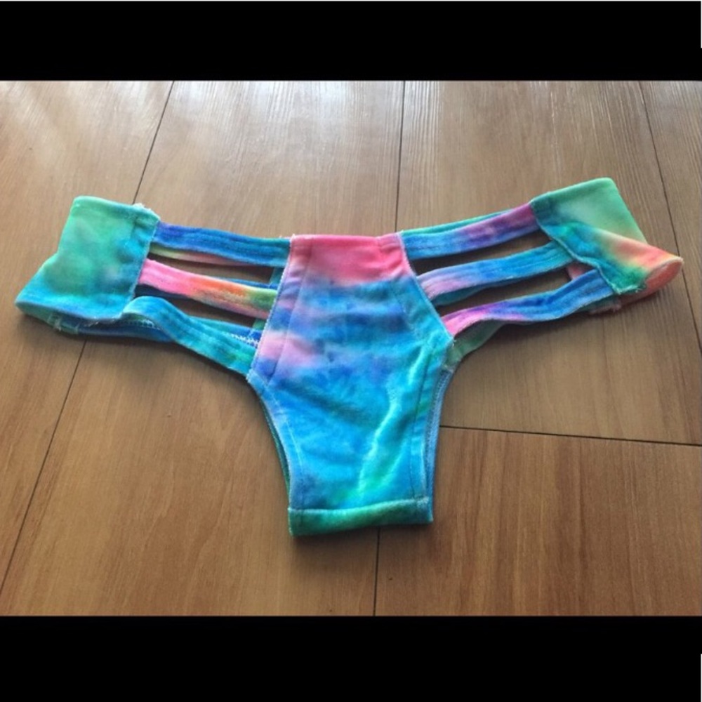 Tie Dye Velvet Micro Cut Out Shorts 💕